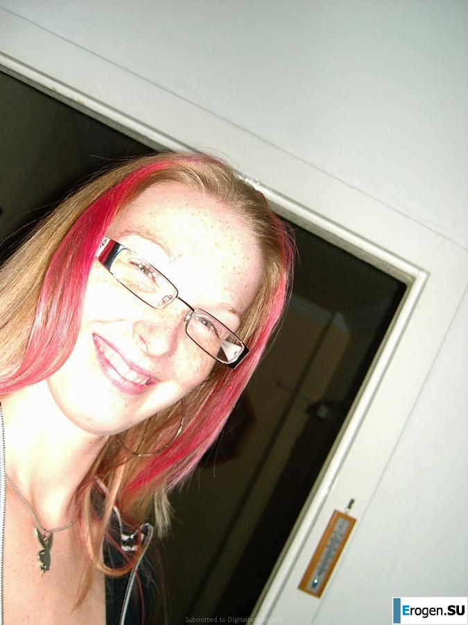 Red and Red German Woman. Photo 34