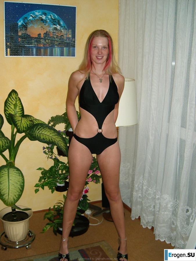 Red and Red German Woman. Photo 9