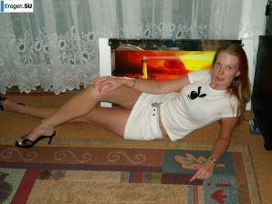 Red and Red German Woman. Thumb 12