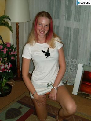 Red and Red German Woman. Thumb 14