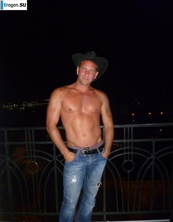 Dimon and his chick. Photo 3