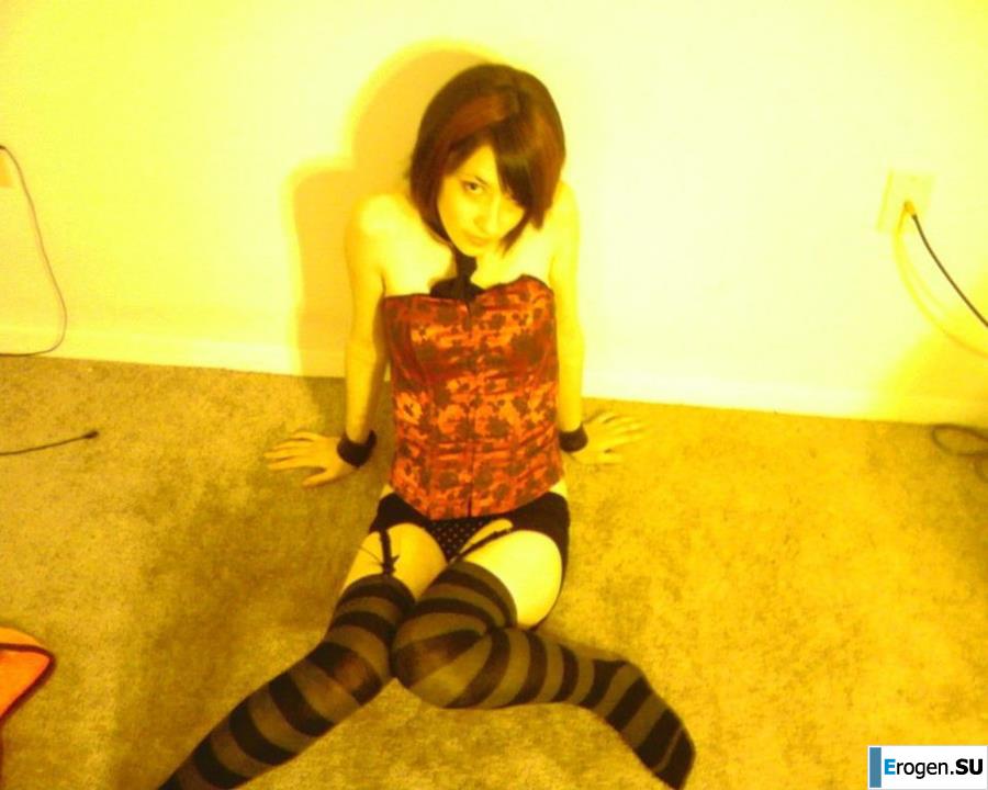 Young people like to pose. Photo 21