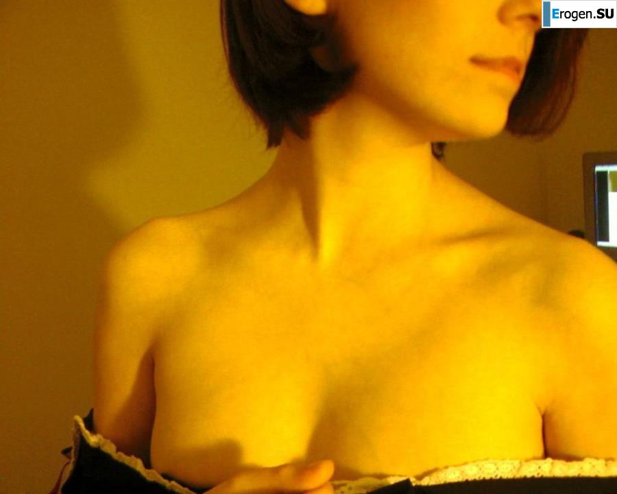 Young people like to pose. Photo 3