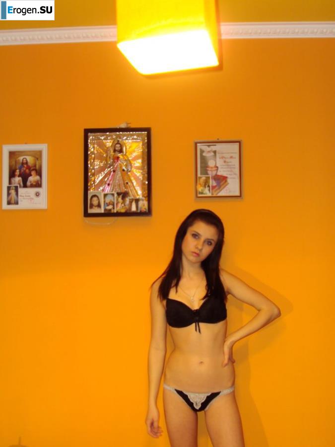 Young people like to pose. Photo 40