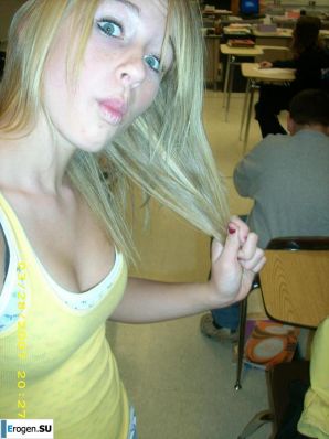 Young people like to pose. Thumb 22