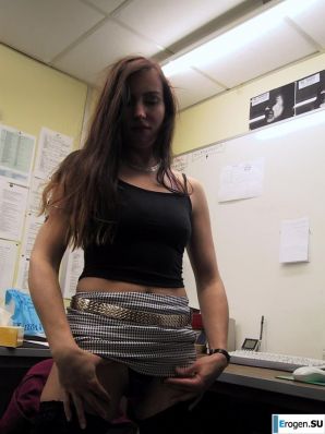 Lustful Brunette. Thumb 11