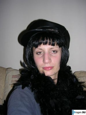 A drunken lady poses and copulates. Thumb 8