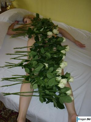 Блонда-эксгибиционистка без сисек. Эскиз 37