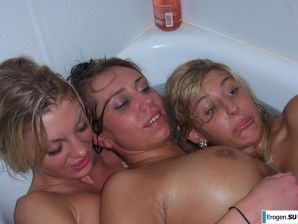 Three Lesbian Friends. Thumb 26