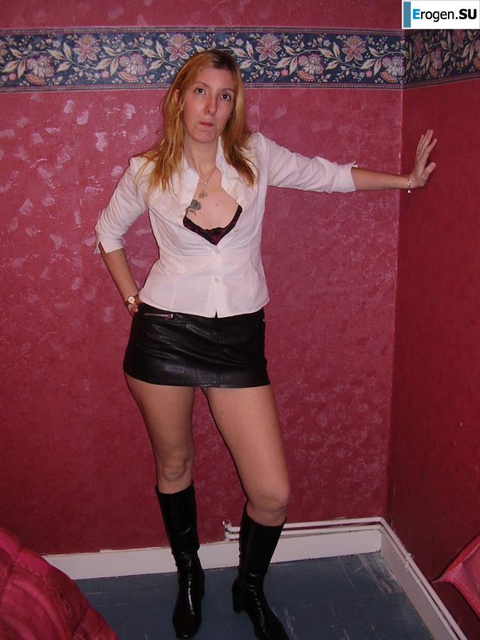 French Bi - Exhibitionist. Photo 18