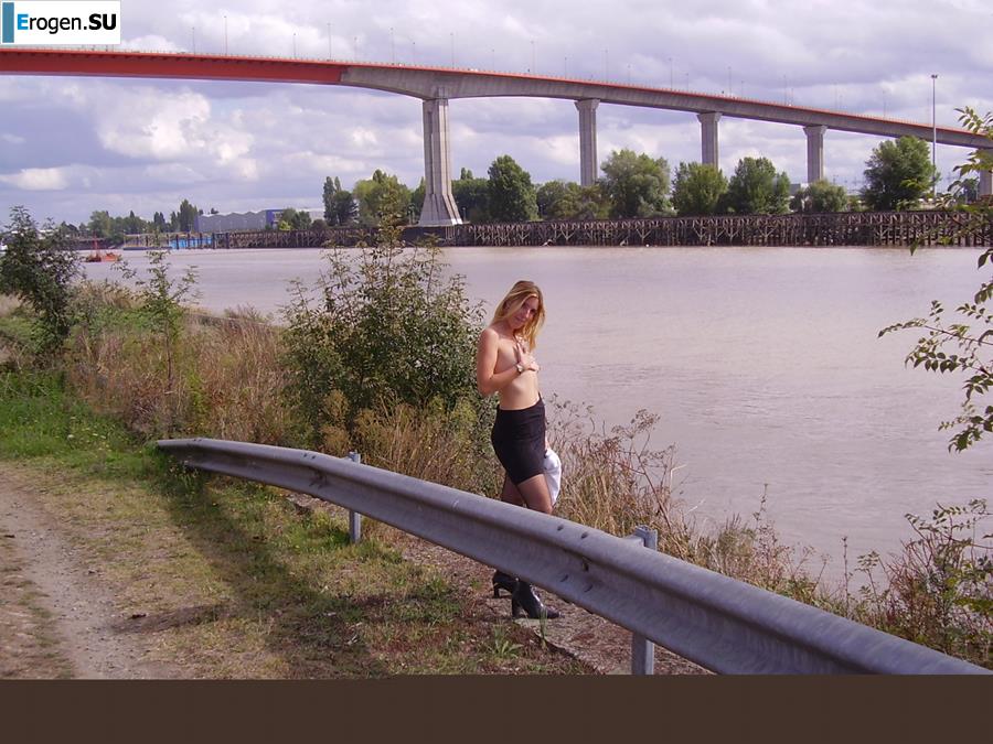 French Bi - Exhibitionist. Photo 5