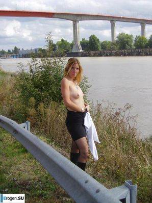 French Bi - Exhibitionist. Thumb 9