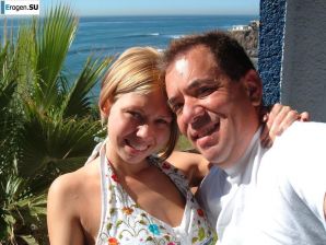 Happy middle-aged couple. Thumb 26