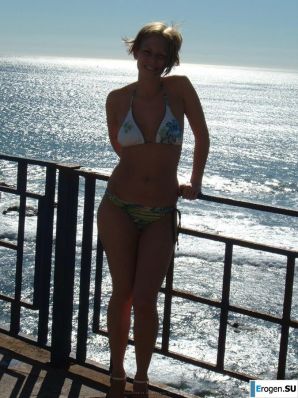 Happy middle-aged couple. Thumb 37