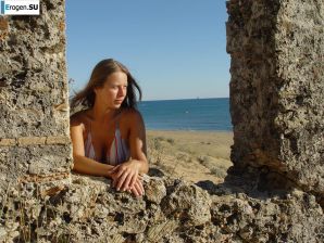 Girlfriend with big nipples. Thumb 15