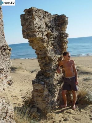 Girlfriend with big nipples. Thumb 18