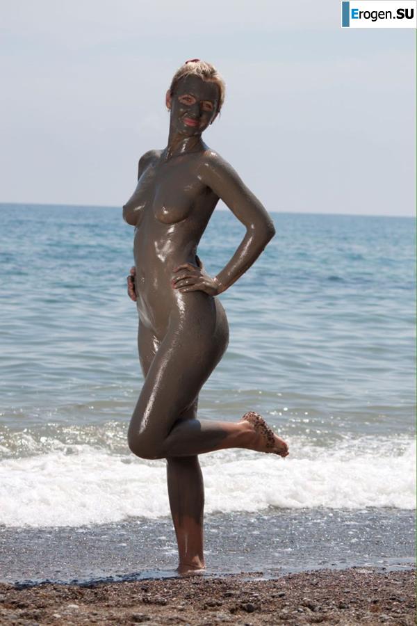 Голые в грязи. Фото 10