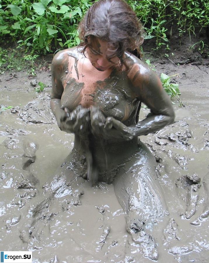 Голые в грязи. Фото 24