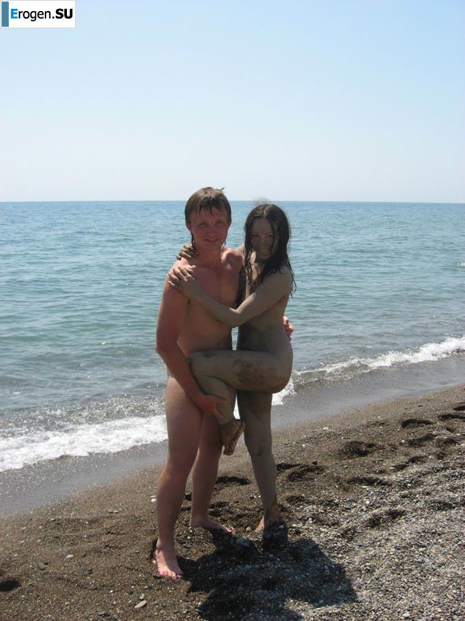 Голые в грязи. Фото 30