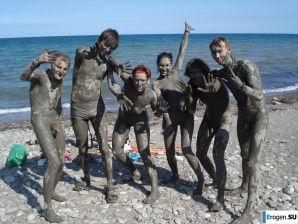 Голые в грязи. Эскиз 28