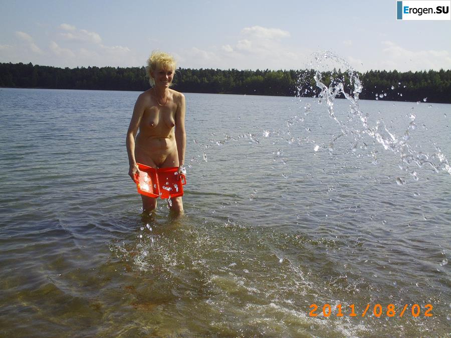 Рыжая старушка-нудистка. Фото 7