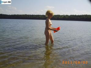 Рыжая старушка-нудистка. Эскиз 10