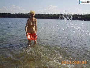 Рыжая старушка-нудистка. Эскиз 7