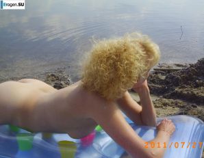 Рыжая старушка-нудистка. Эскиз 9