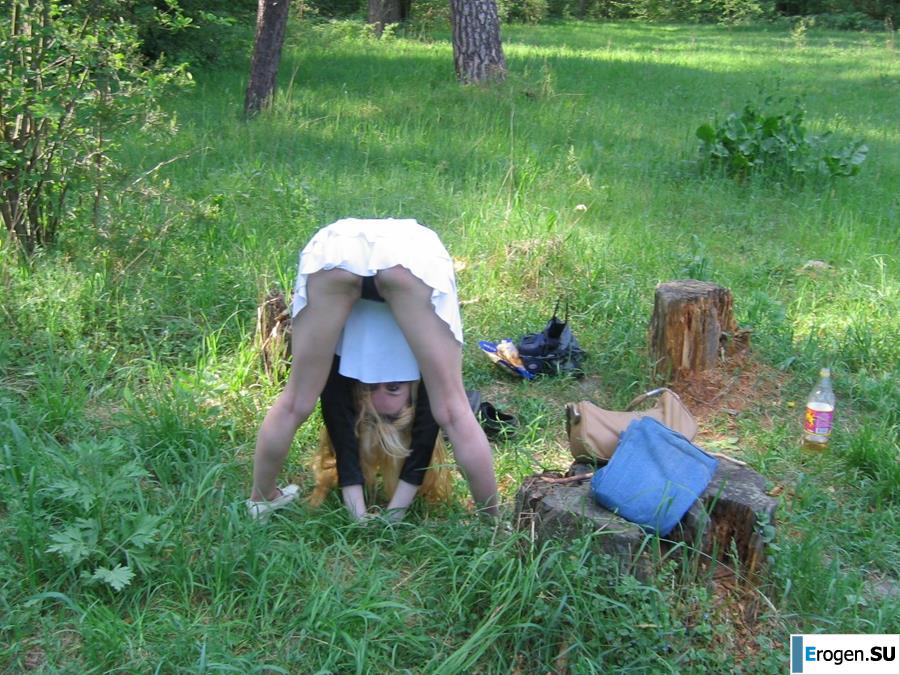 Thin blonde with big breasts. Photo 37