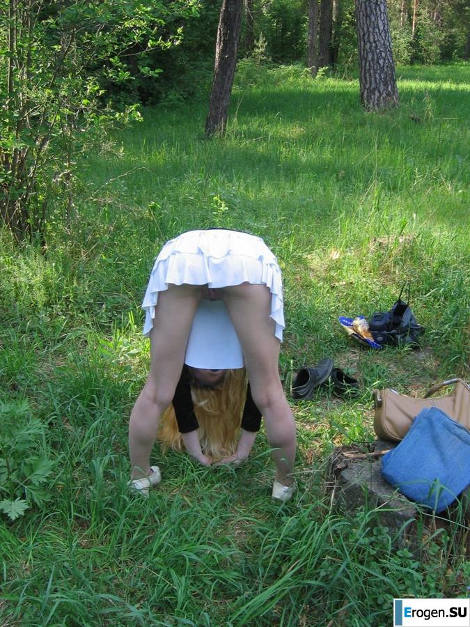 Thin blonde with big breasts. Photo 40