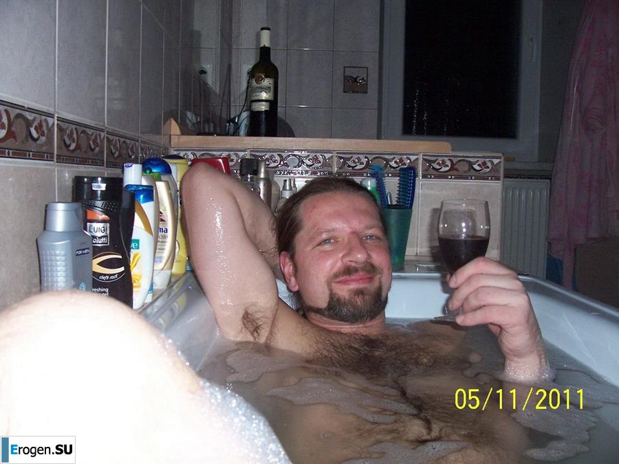 Busty and the Bearded Man. Photo 21