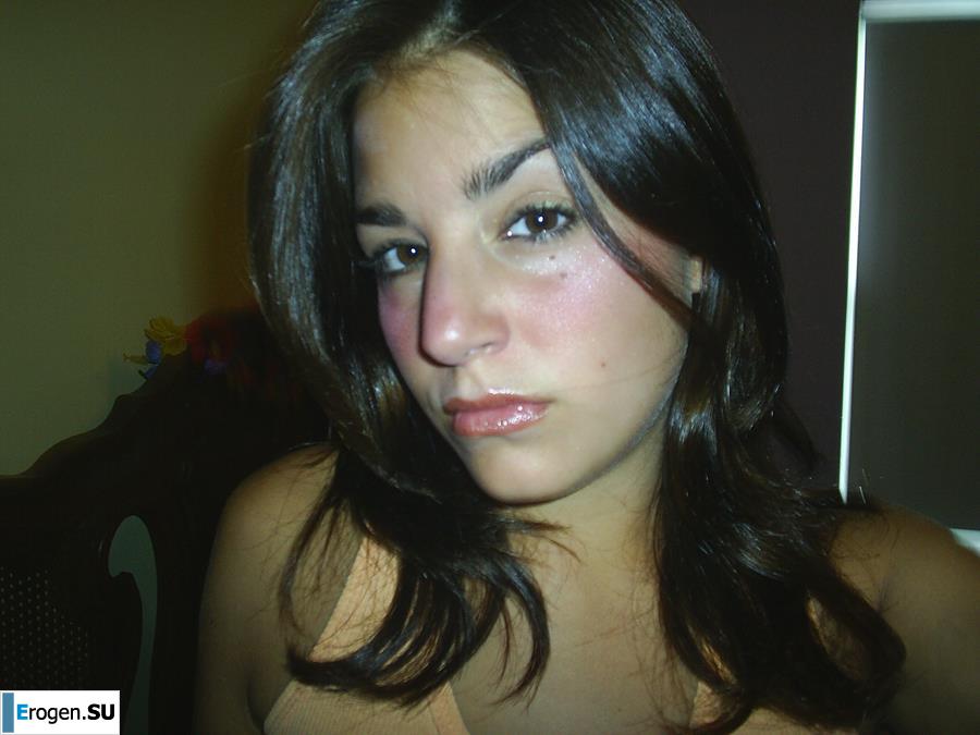 Unshaven brunette. Photo 11