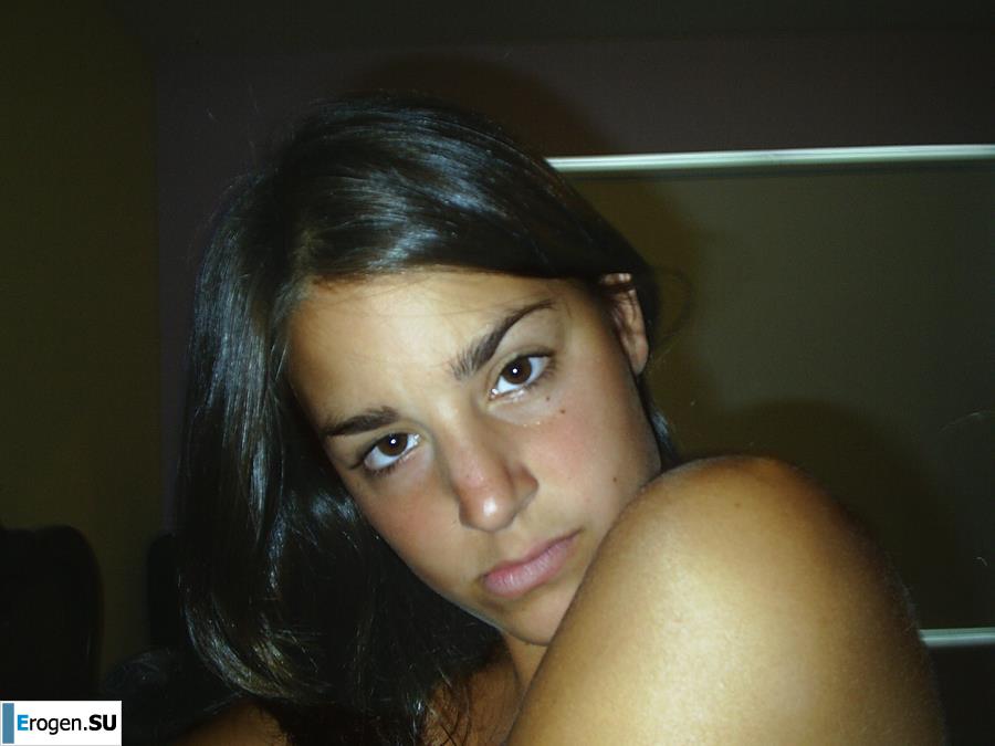 Unshaven brunette. Photo 23