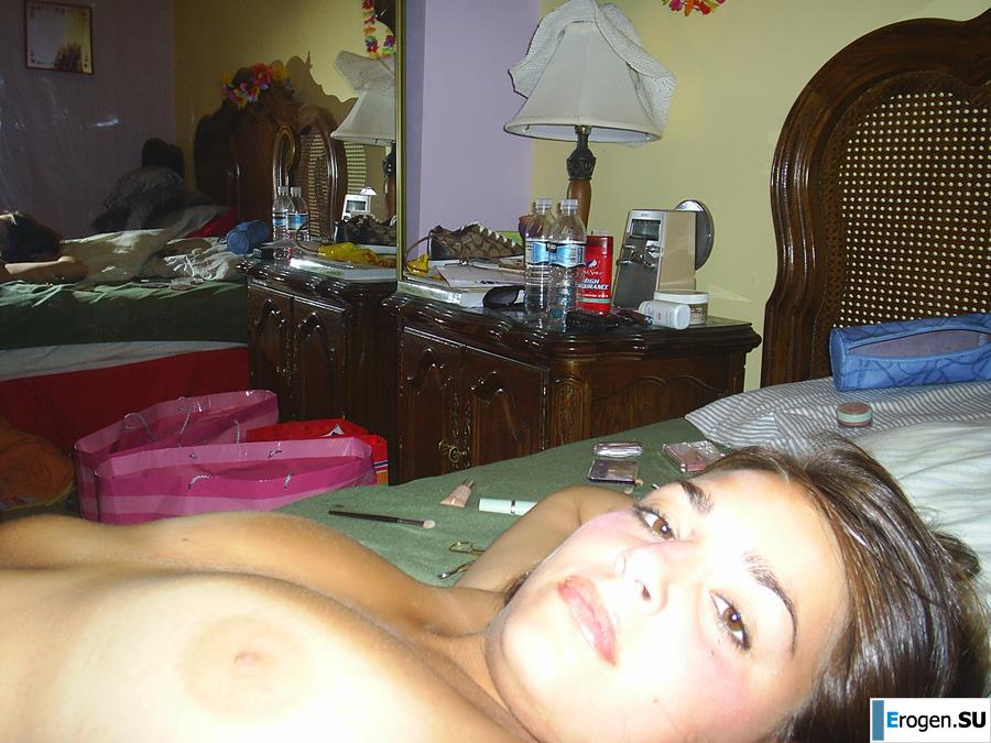 Unshaven brunette. Photo 39