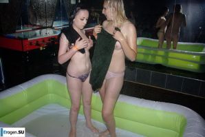 Стриптиз в чешском клубе. Эскиз 40