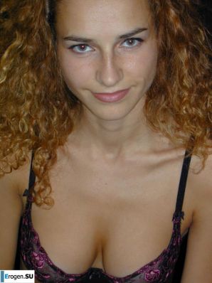 Busty Curler. Thumb 13