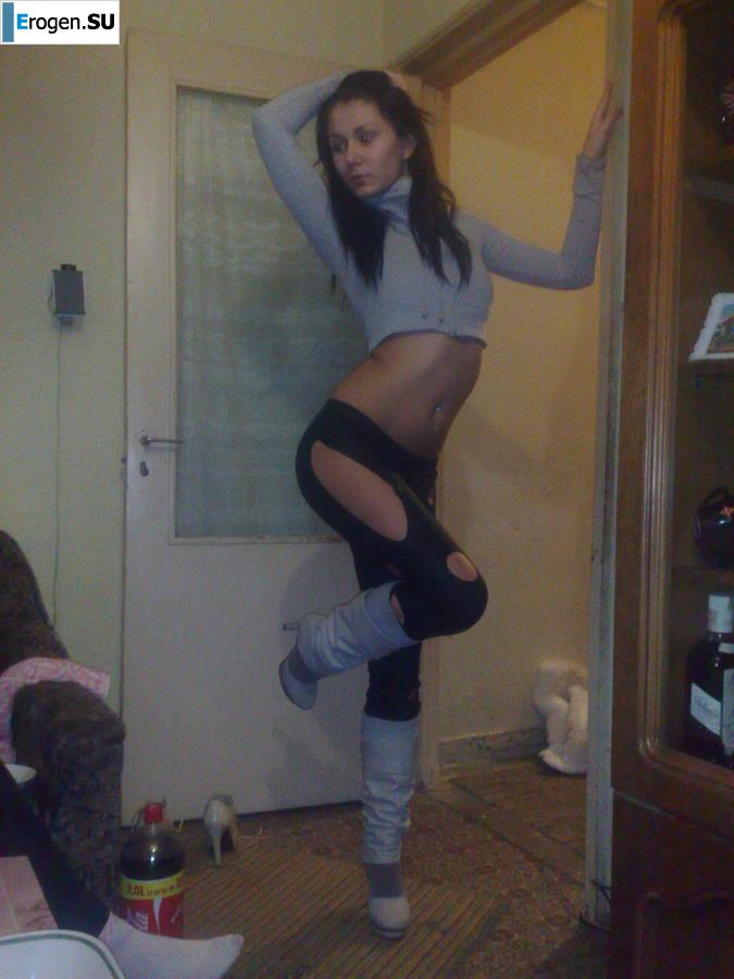 Posing for a friend. Part 2. Photo 19