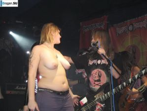 Tits and some pussies at rock concerts. Thumb 35