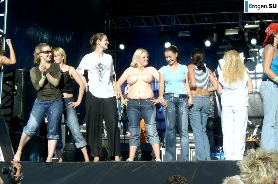 Сиськи и немного писек на рок-концертах. Часть 2. Фото 17