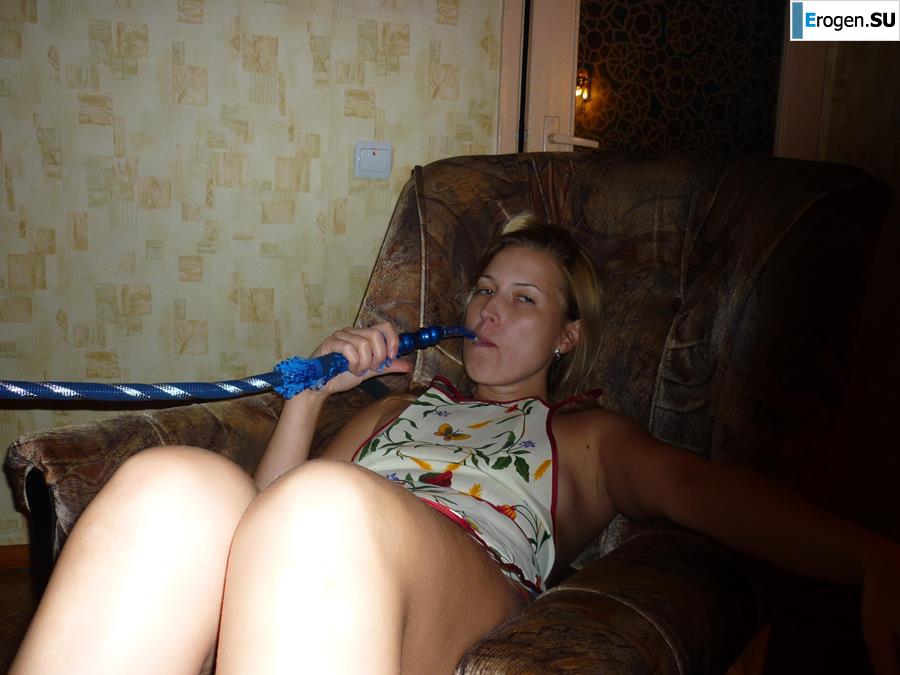 Блонда-эксгибиционистка без сисек. Часть 2. Фото 11