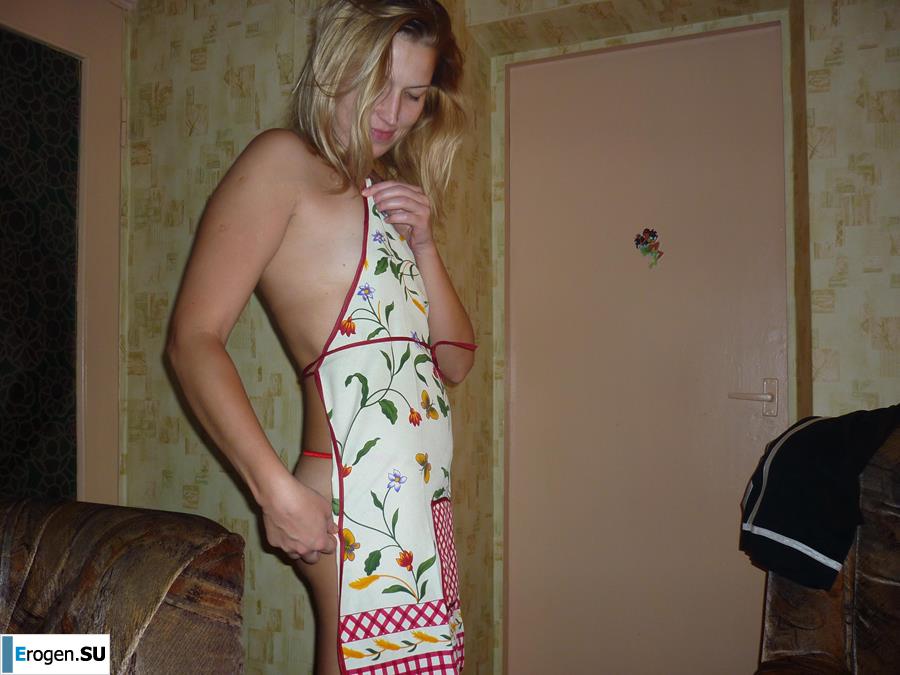 Блонда-эксгибиционистка без сисек. Часть 2. Фото 17