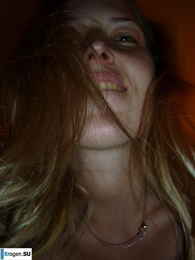 Блонда-эксгибиционистка без сисек. Часть 2. Фото 33