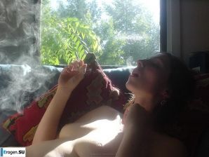 Стройная девчушка. Эскиз 24