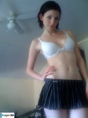 Стройная девчушка. Эскиз 6