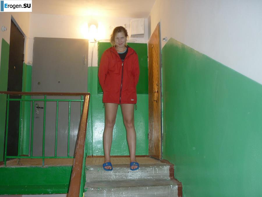 Блонда-эксгибиционистка без сисек. Часть 3. Фото 14