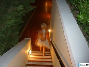 Блонда-эксгибиционистка без сисек. Часть 3. Эскиз 17