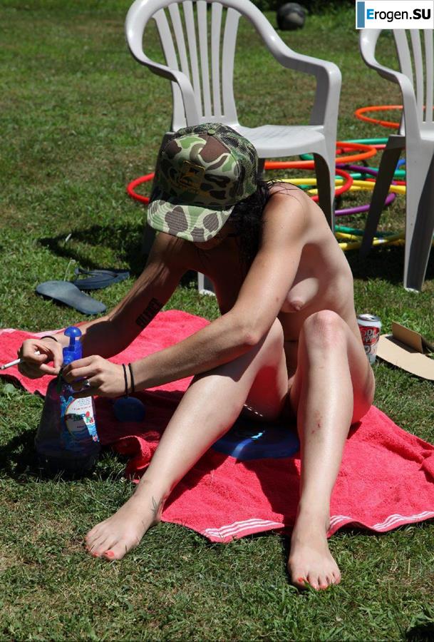 Нудистки впали в детство. Часть 3. Фото 23