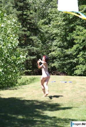 Нудистки впали в детство. Часть 3. Эскиз 12