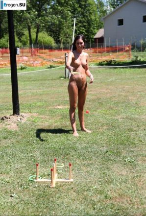 Нудистки впали в детство. Часть 3. Эскиз 24