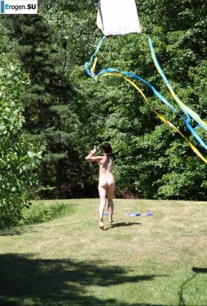 Нудистки впали в детство. Часть 3. Эскиз 6